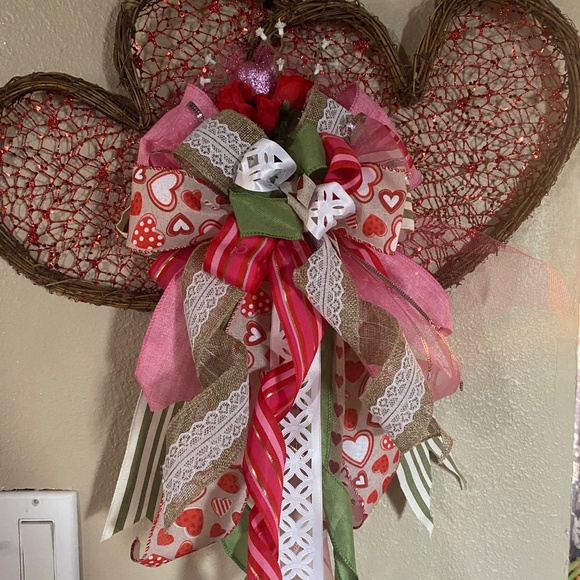 Beautiful double heart Valentine’s Day wreath - Picture 9 of 9